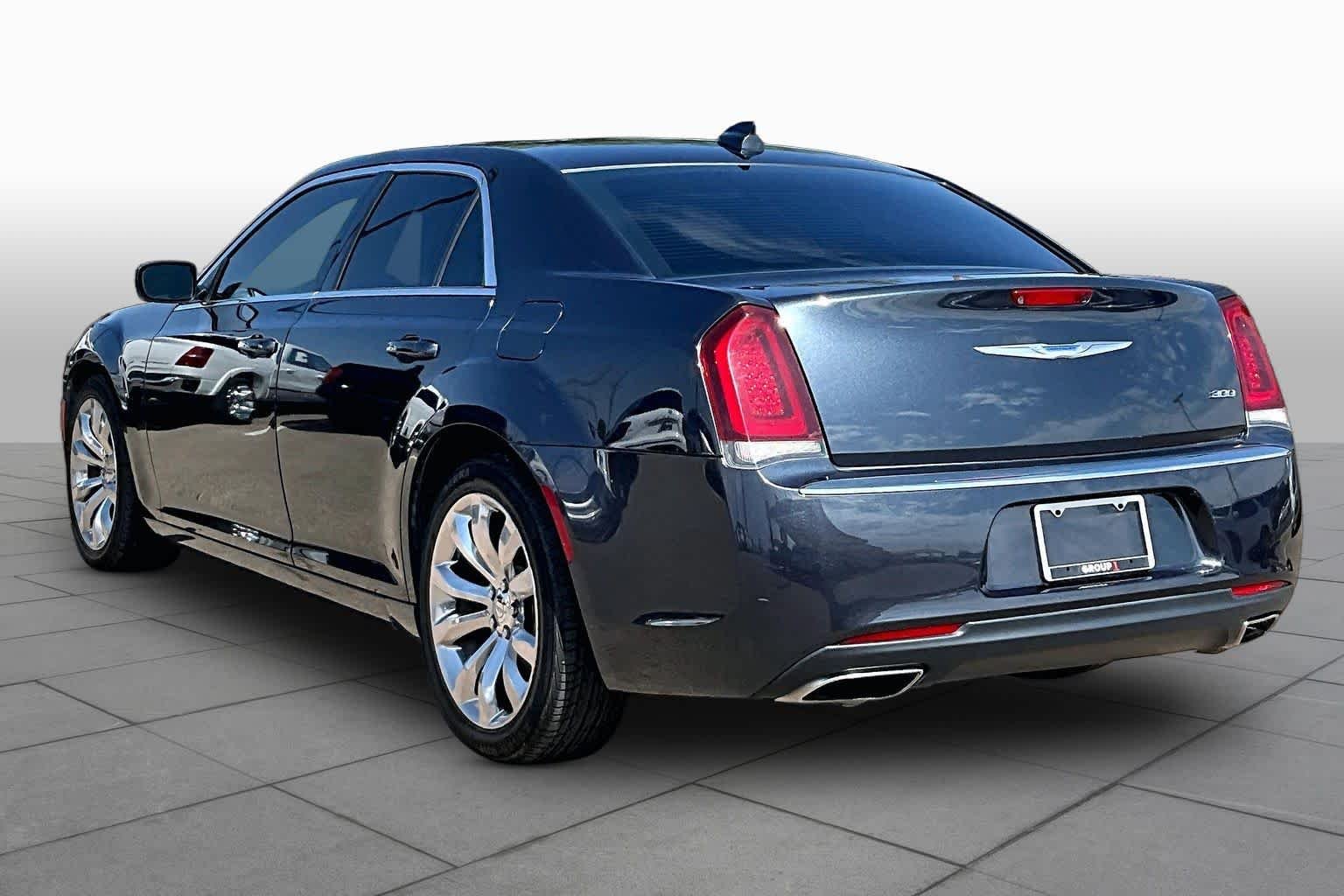 Used 2018 Maximum Steel Metallic Clearcoat Chrysler Touring L image 12