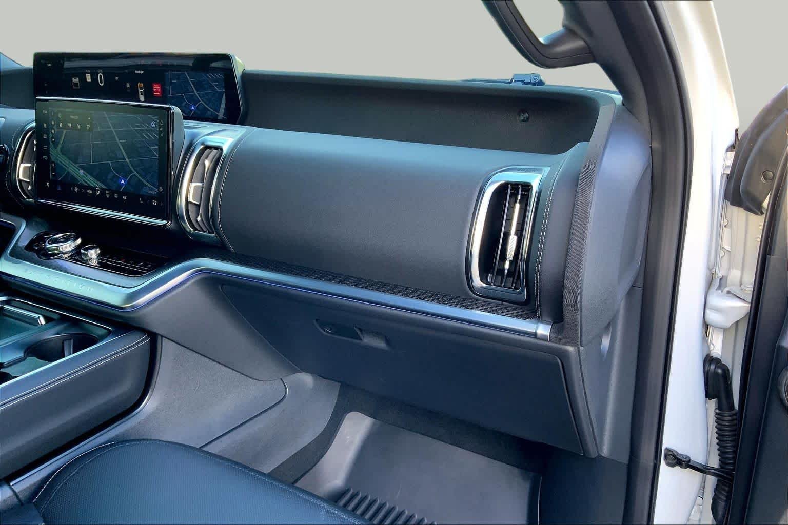 Used 2025 Space Silver Ford Platinum image 19