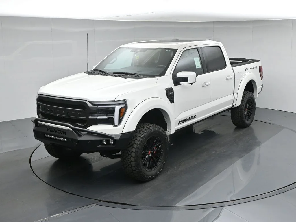 New 2026 Star White Metallic Tri-Coat Ford Lariat image 40