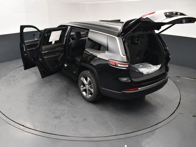 New 2026 Diamond Black Crystal Pearl-Coat Exterior Paint Jeep Limited image 28