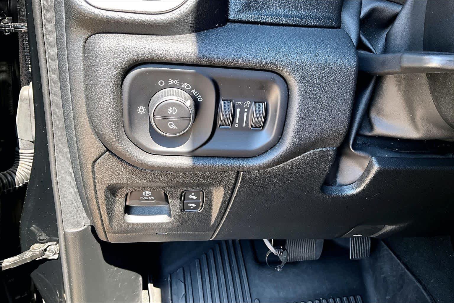 Used 2023 Diamond Black Crystal Pearlcoat Ram Laramie image 19