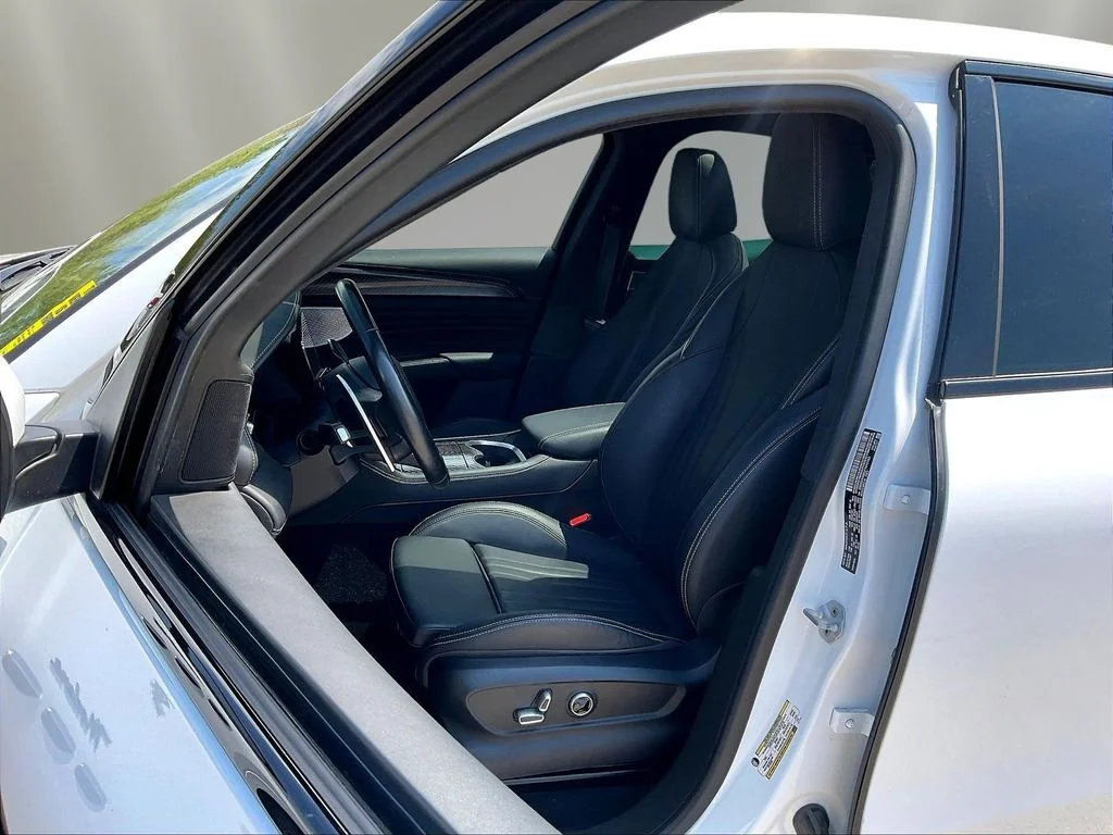 Used 2023 Bianco Maserati Modena image 21