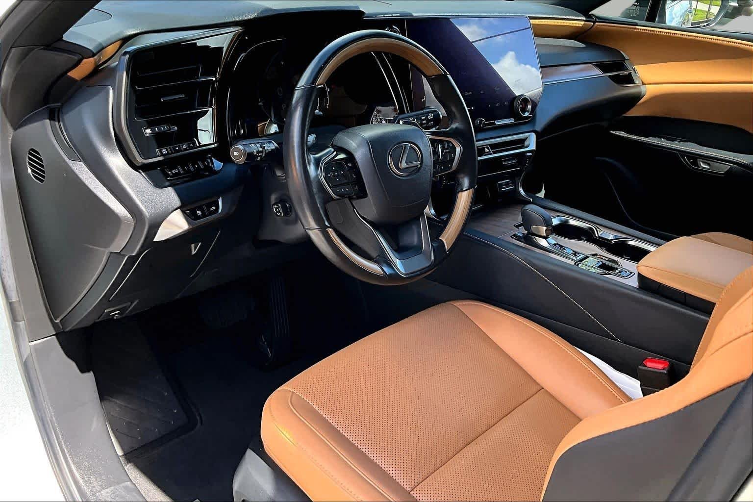 Used 2023 Iridium Lexus Premium image 18