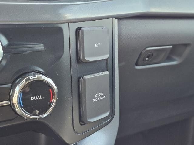 2025 Ford F-150 XLT - Photo 32
