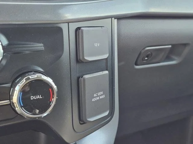 2025 Ford F-150 XLT - Photo 32