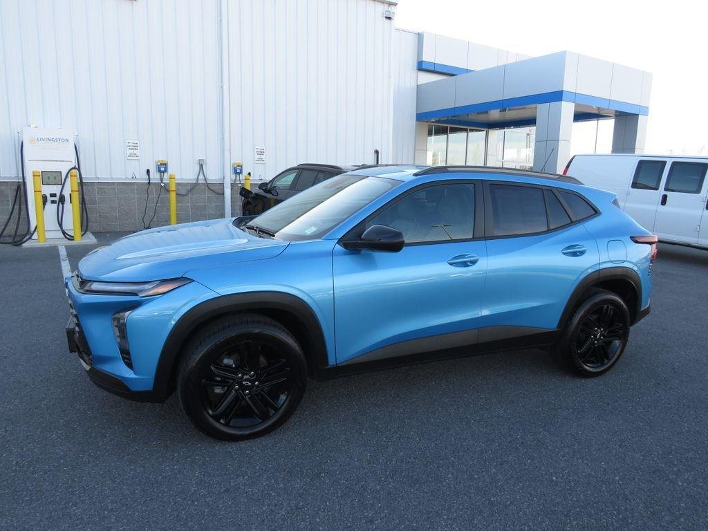 Used 2025 Marina Blue Chevrolet ACTIV image 14