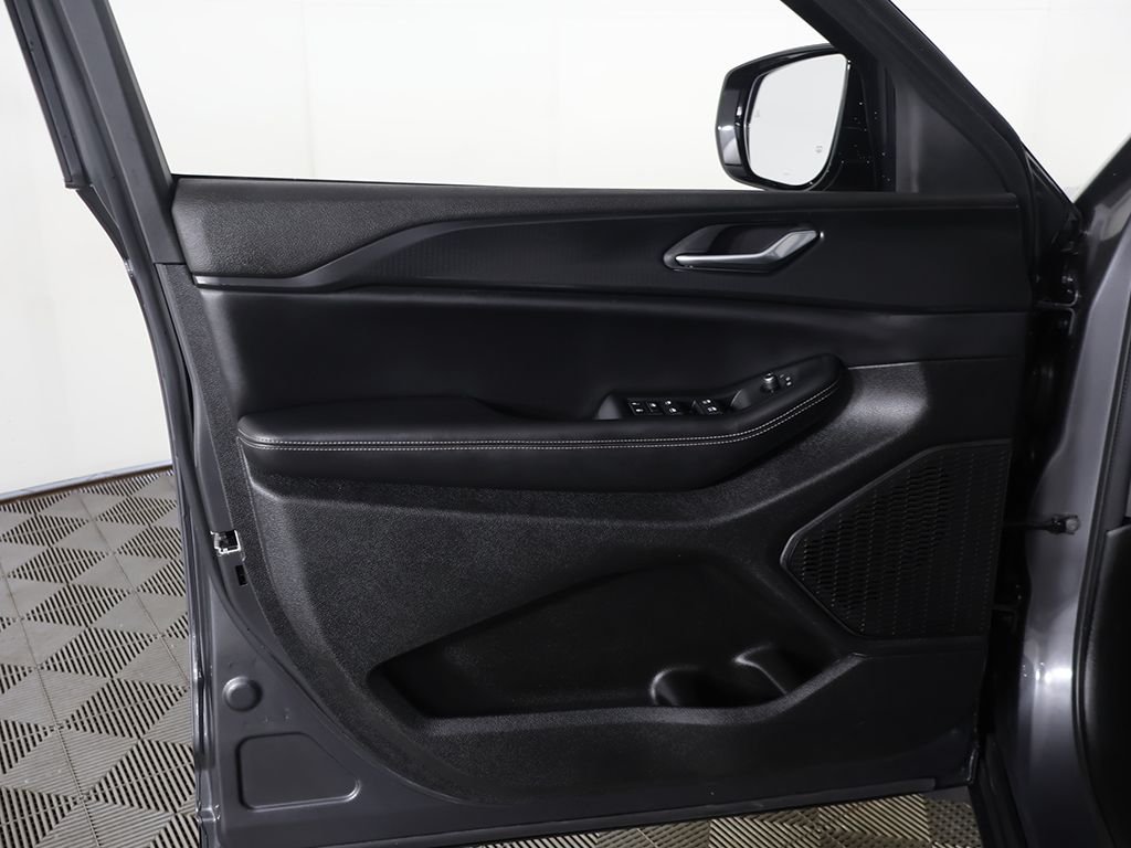 Used 2024 Gray Jeep Altitude X image 22