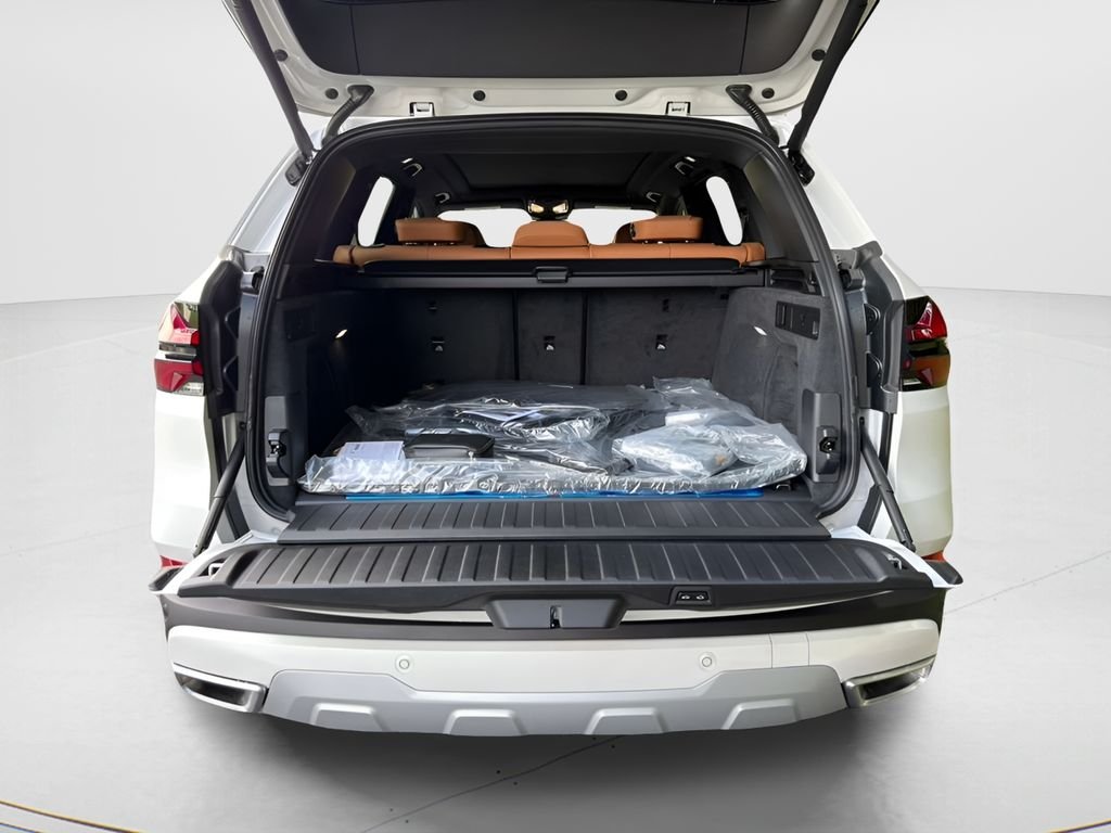 New 2026 Mineral White Metallic BMW xDrive50e image 20