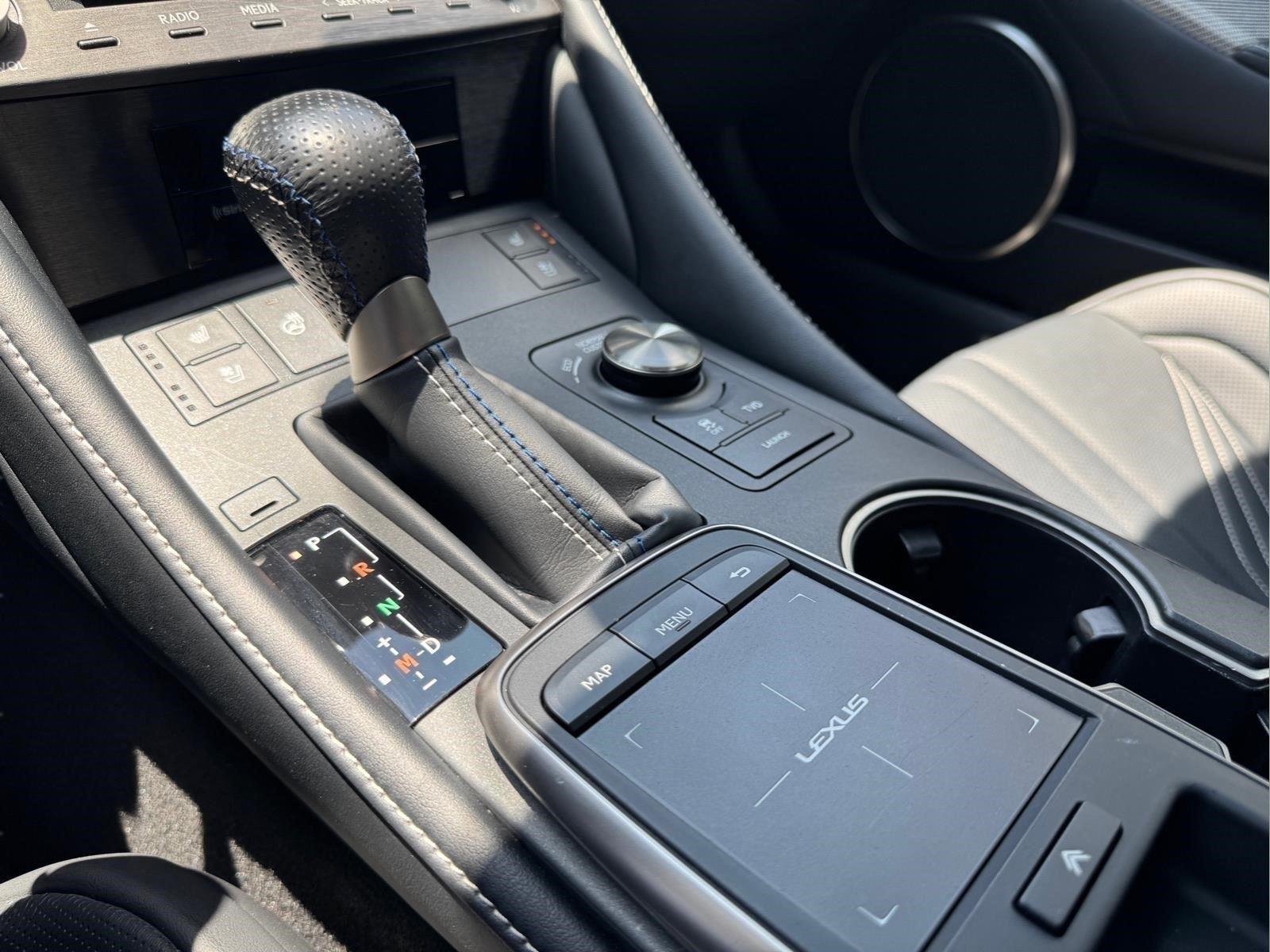 Used 2022 Ultra White Lexus PREMIUM image 22