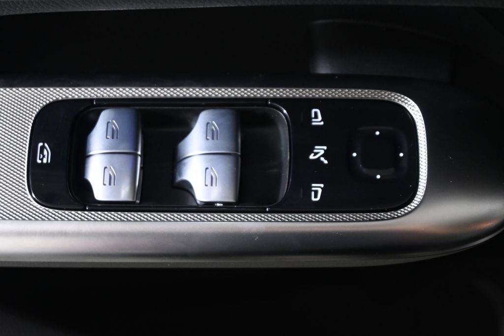 Used 2026 Black Mercedes-Benz GLC 300 image 26