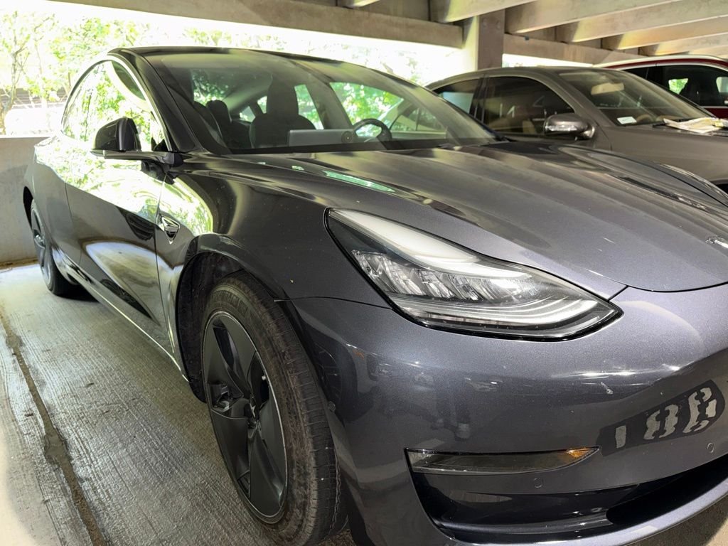 Used 2020  Tesla Long Range image 2