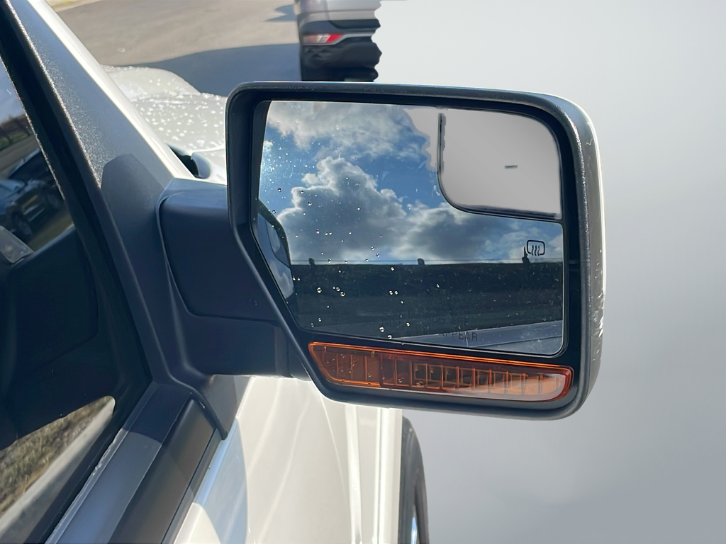 Used 2014 White Ford Limited image 44
