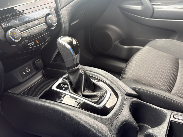 Used 2018 Gray Nissan SV image 22