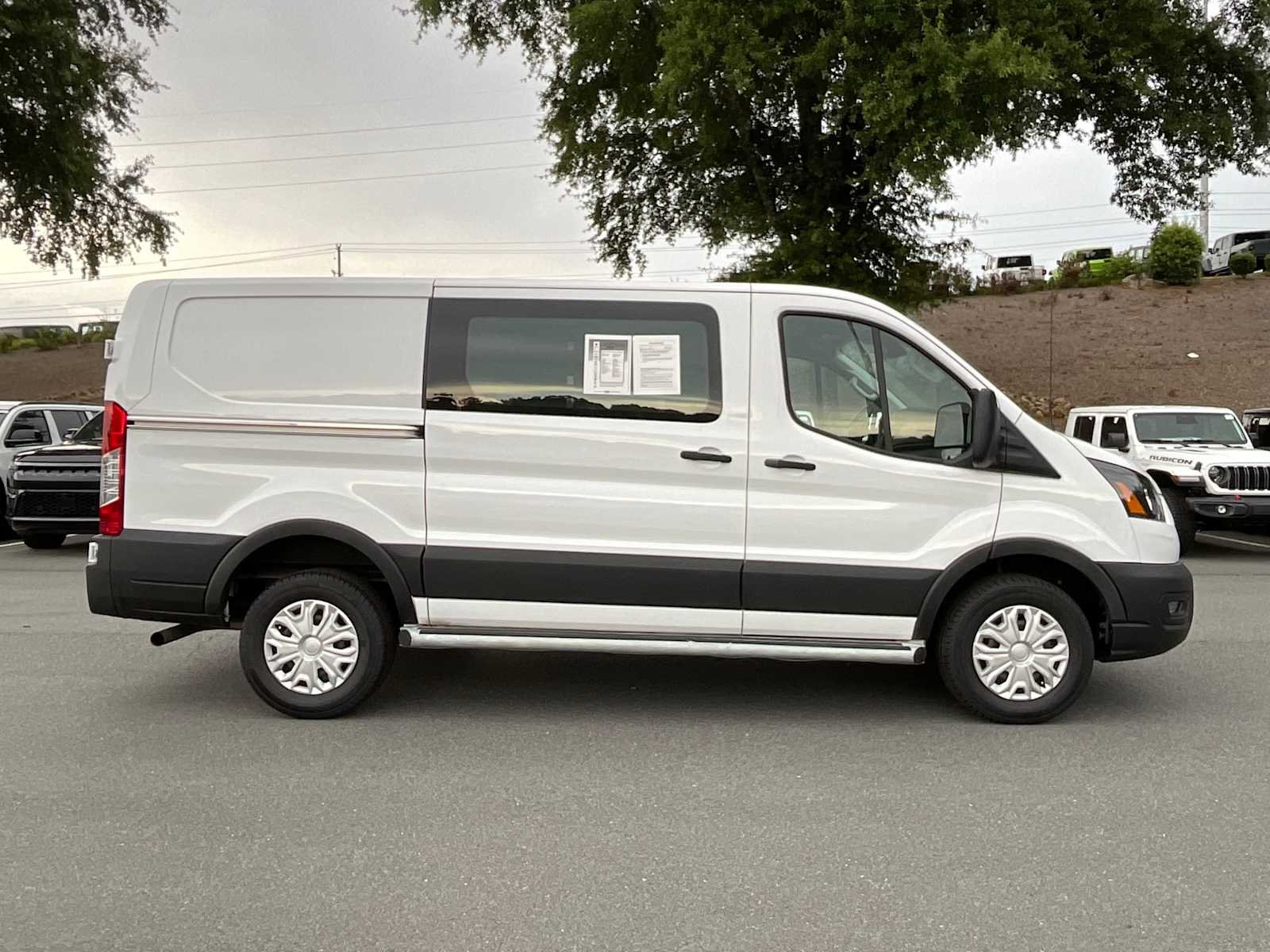 Used 2025 Oxford White Ford  image 6