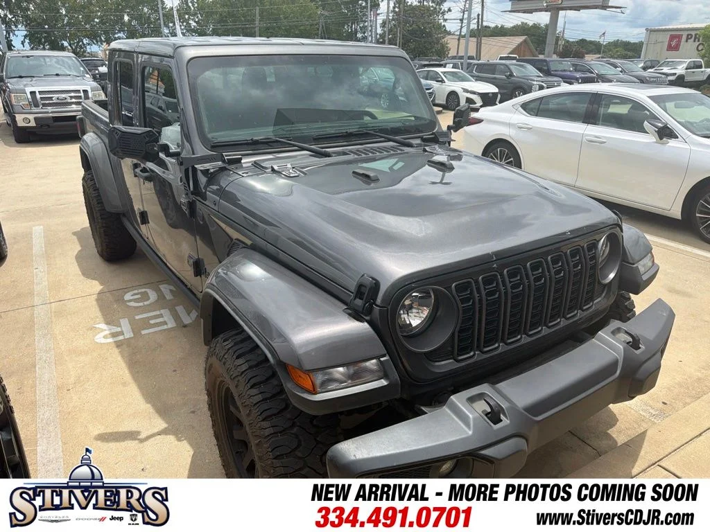 Used 2025 Gray Jeep Nighthawk image 7