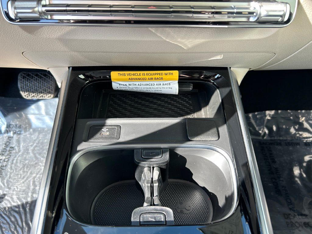 New 2026 Polar White Mercedes-Benz GLB 250 image 22