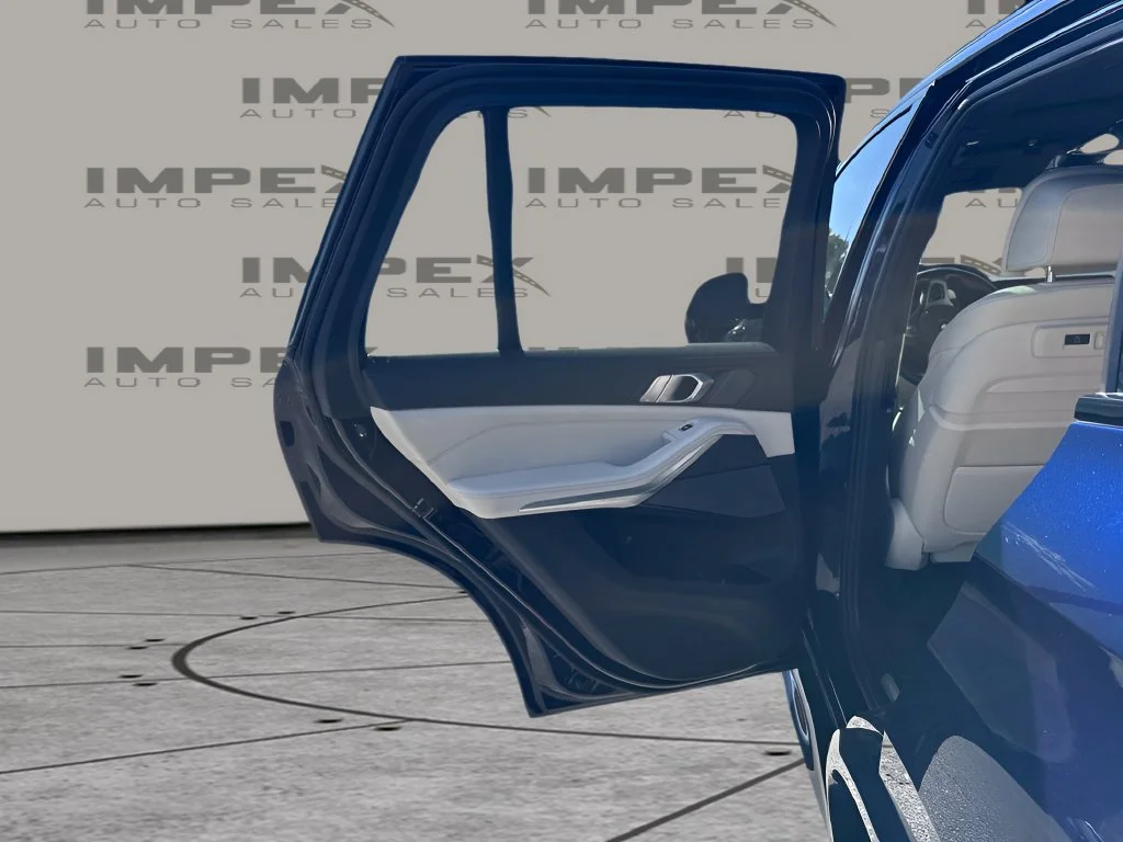 Used 2020 Blue BMW sDrive40i image 27
