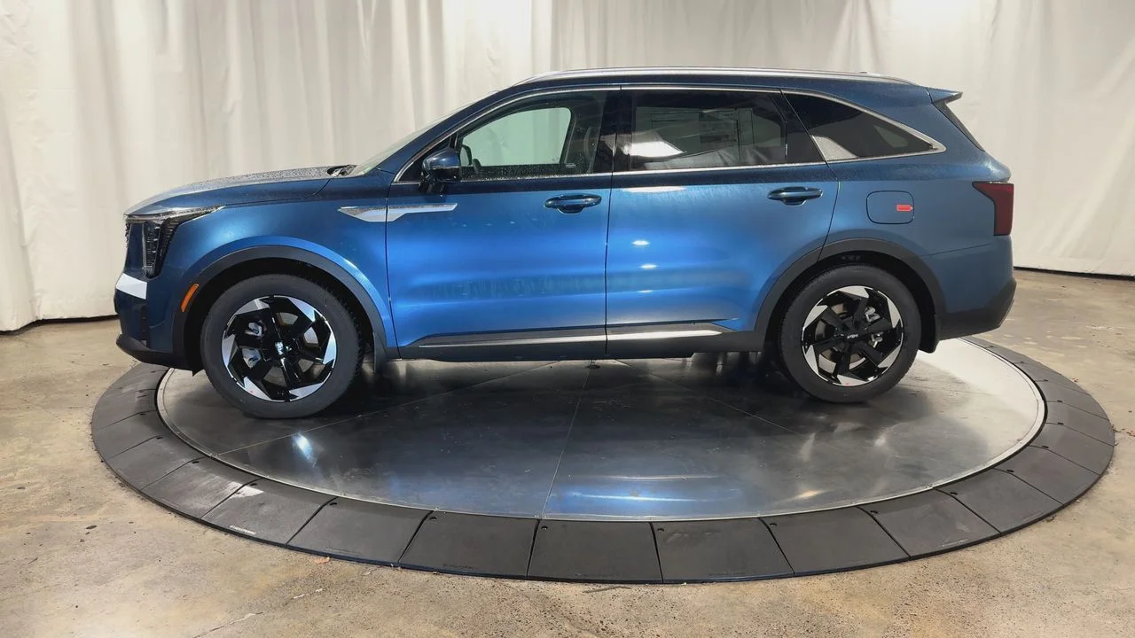 New 2026 Mineral Blue Kia EX image 6