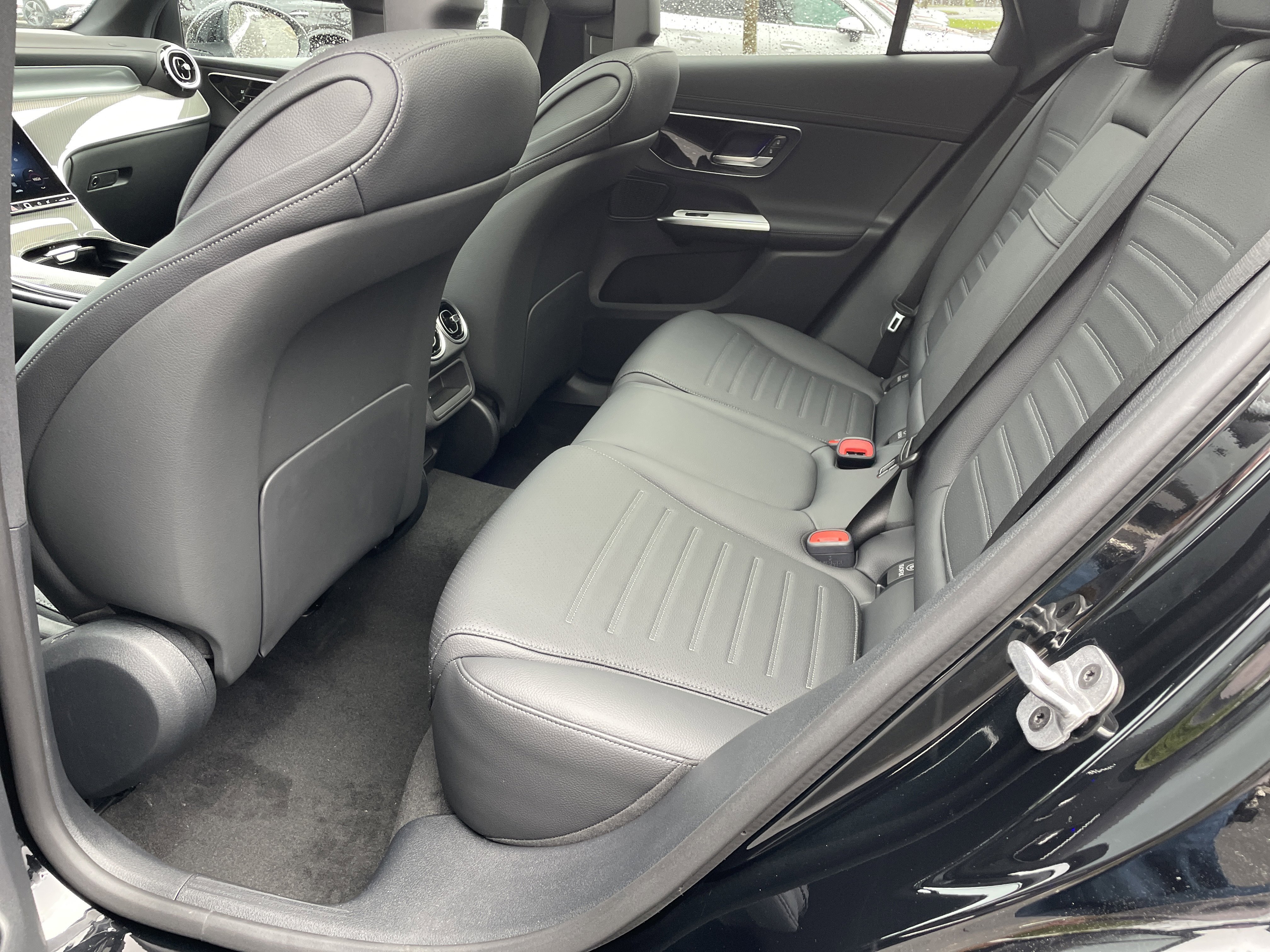 New 2026 Black Mercedes-Benz GLC 300 SUV image 36