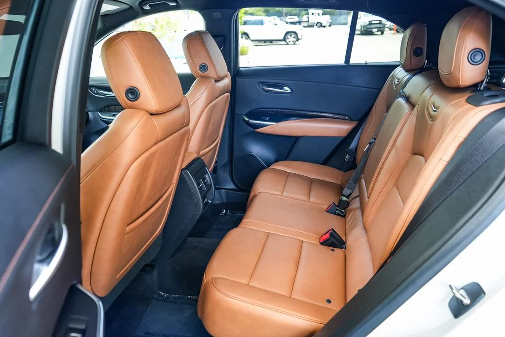 Used 2019 White Cadillac Sport image 18