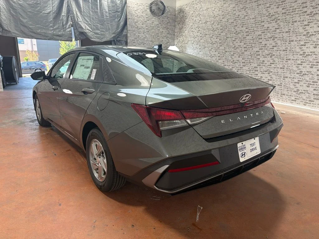 New 2026 Amazon Gray Hyundai SE image 5