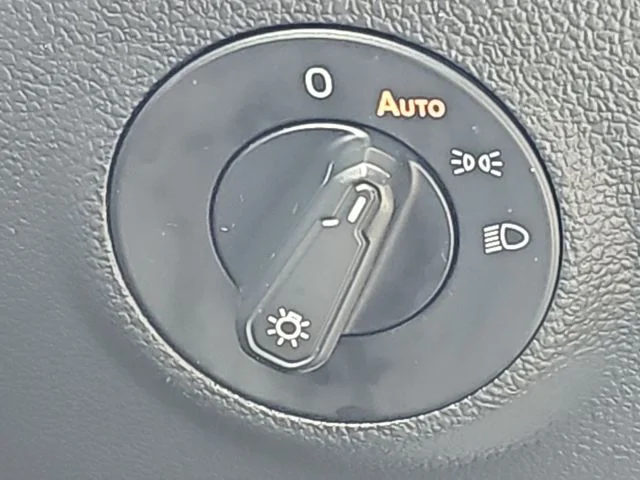 Used 2023 Black Volkswagen 1.5T SE image 19