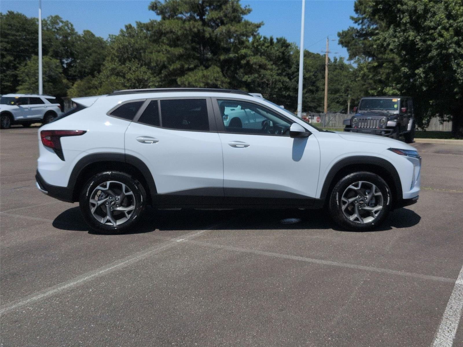 Used 2025  CHEVROLET 1LT image 6