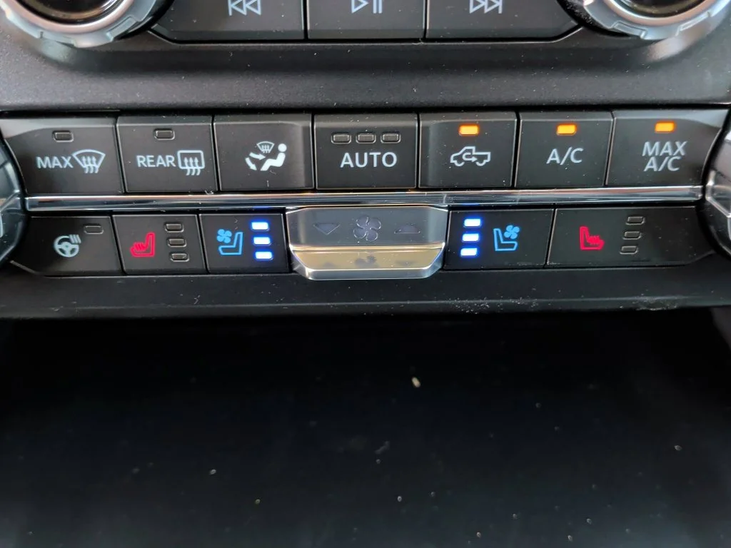 New 2027 Carbonized Gray Metallic Ford F-250® Lariat® image 27