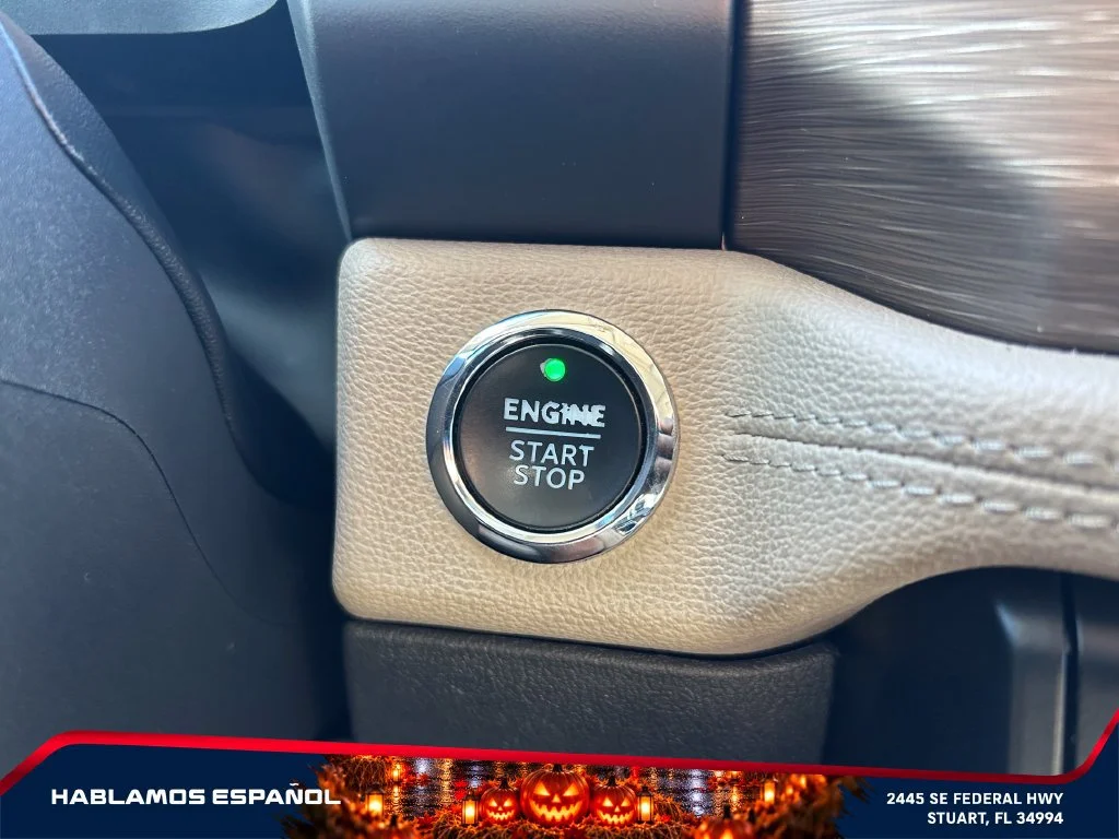 Used 2024 White Ford Limited image 30