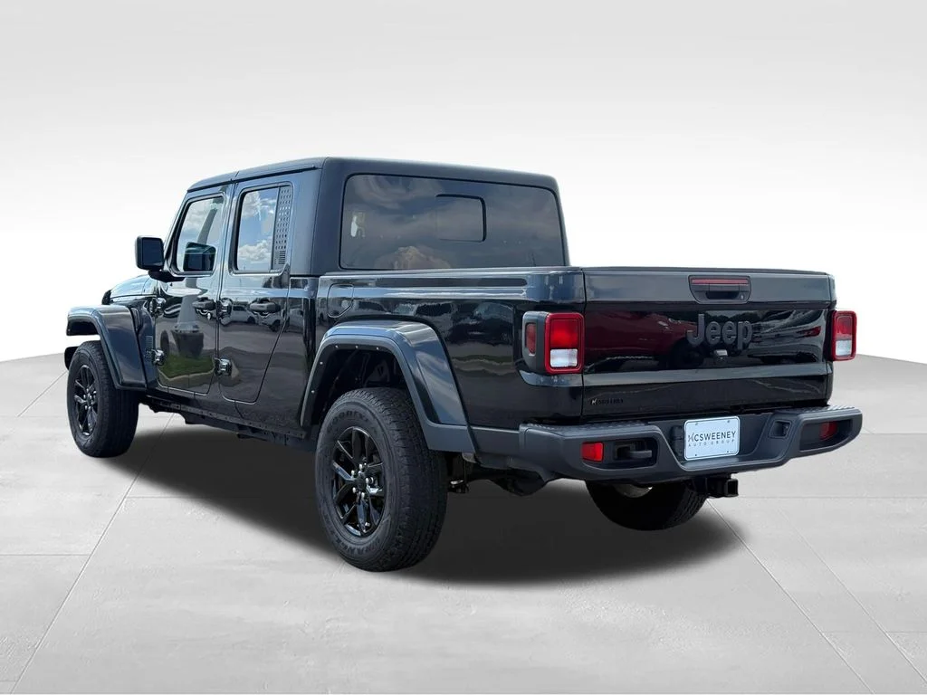 Used 2022 Black Jeep Sport image 3