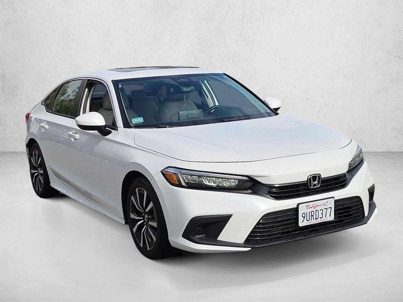 Used 2022 White Honda EX image 3