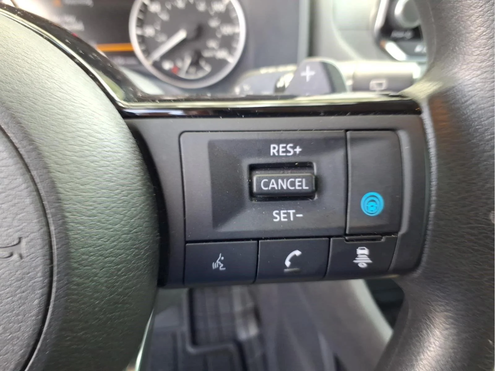 Used 2022  Nissan SV image 22