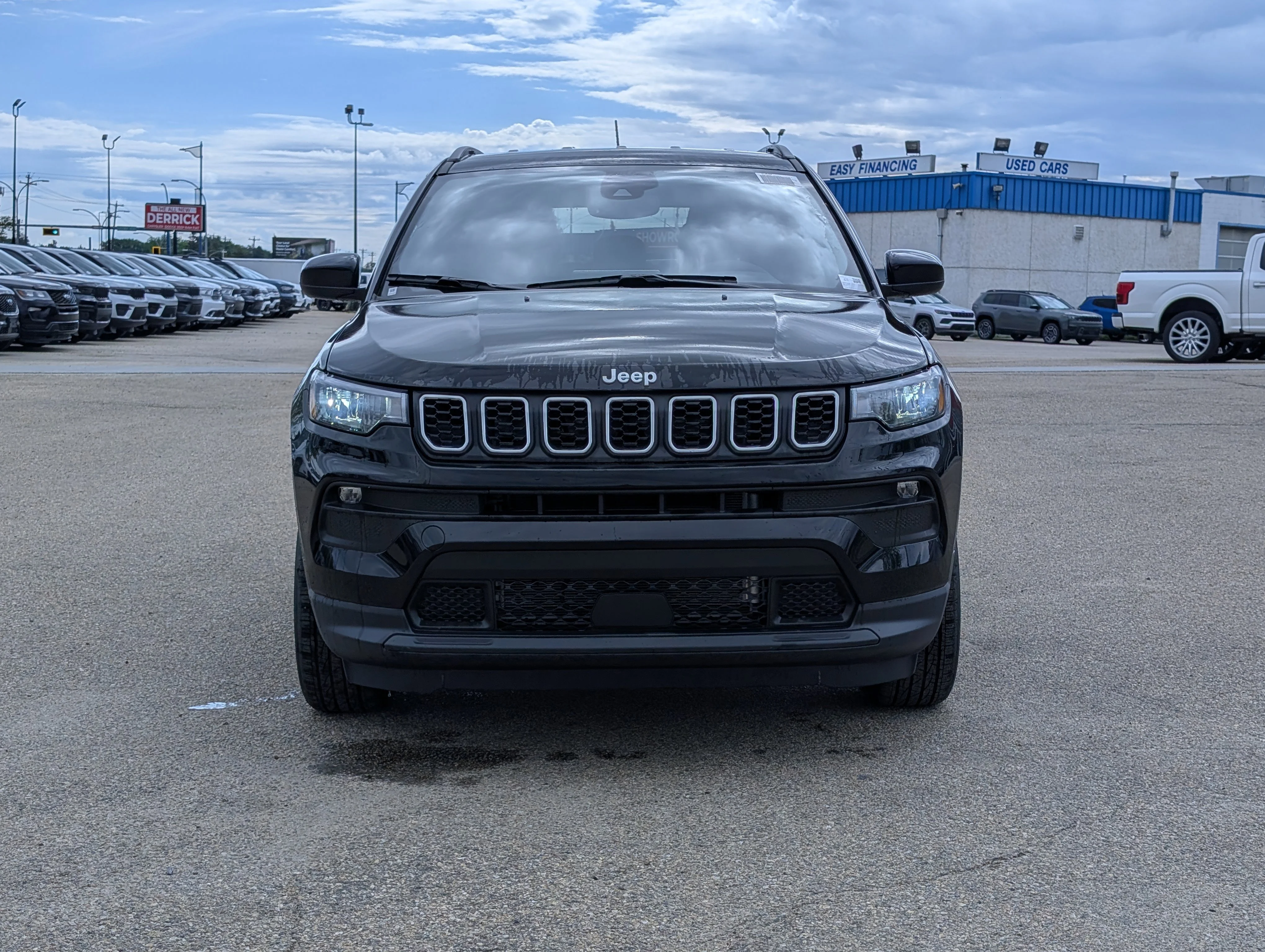 New 2026 Diamond Black Crystal Pearl Jeep North image 10