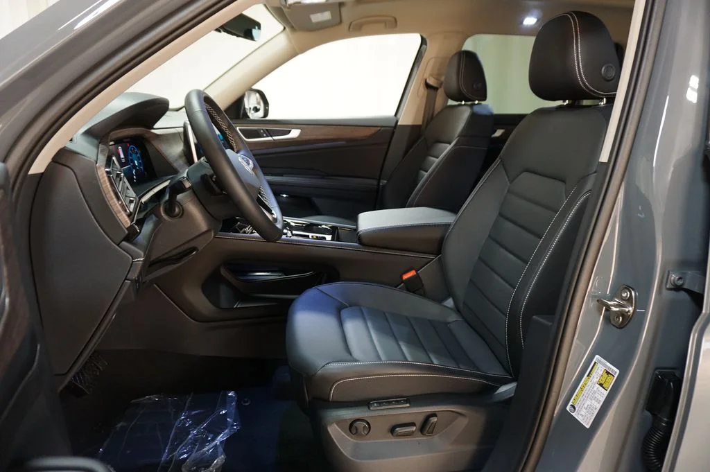 New 2026 Pure Gray Volkswagen SEL image 10