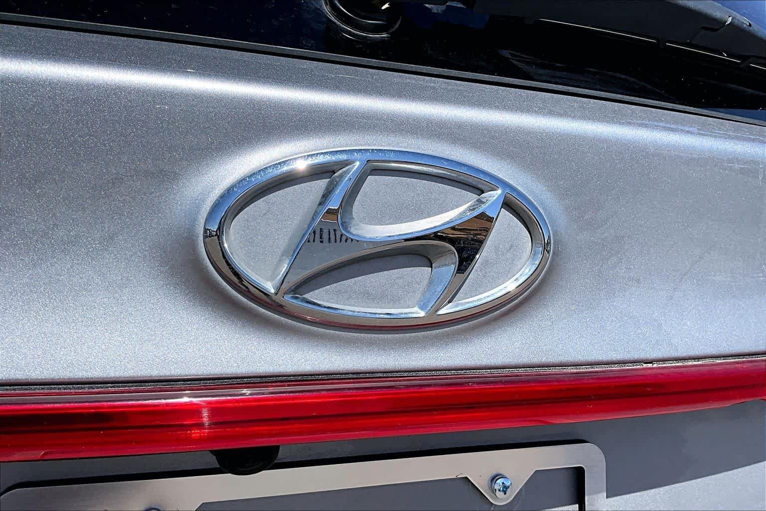 Used 2021 Shimmering Silver Hyundai SEL image 10