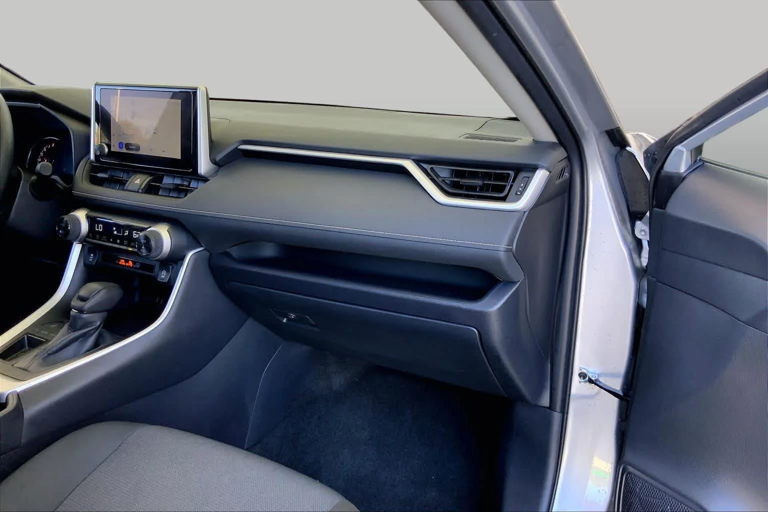 Used 2025 Silver Sky Metallic Toyota XLE image 18