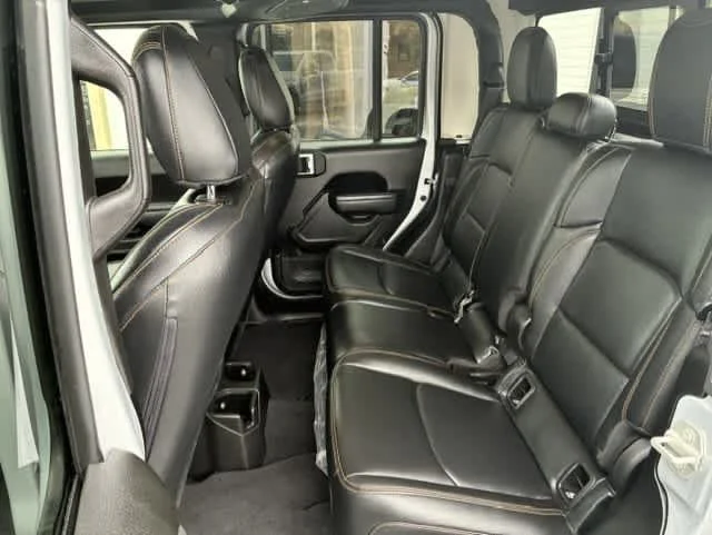 Used 2024 Silver Zynith Clearcoat Jeep Sport S image 7