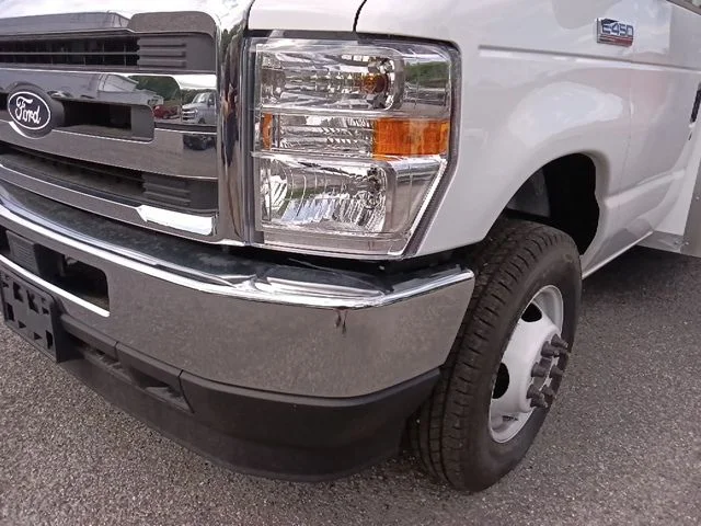 New 2026 Oxford White Ford E-450 DRW image 9