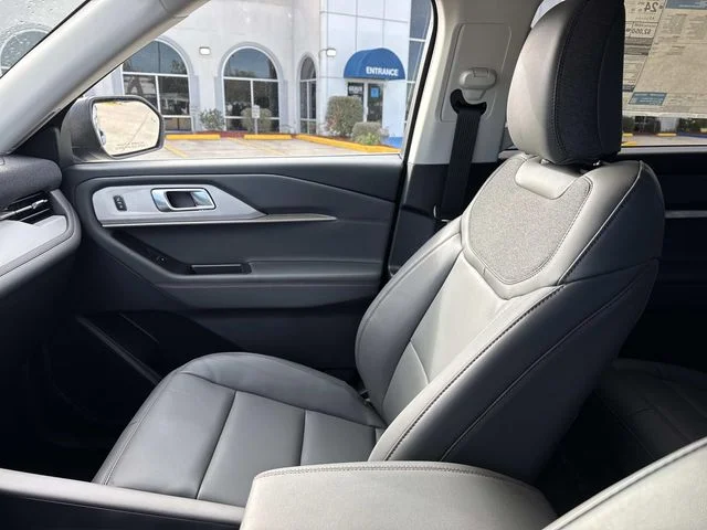 New 2026 Vapor Blue Metallic Ford Active image 39
