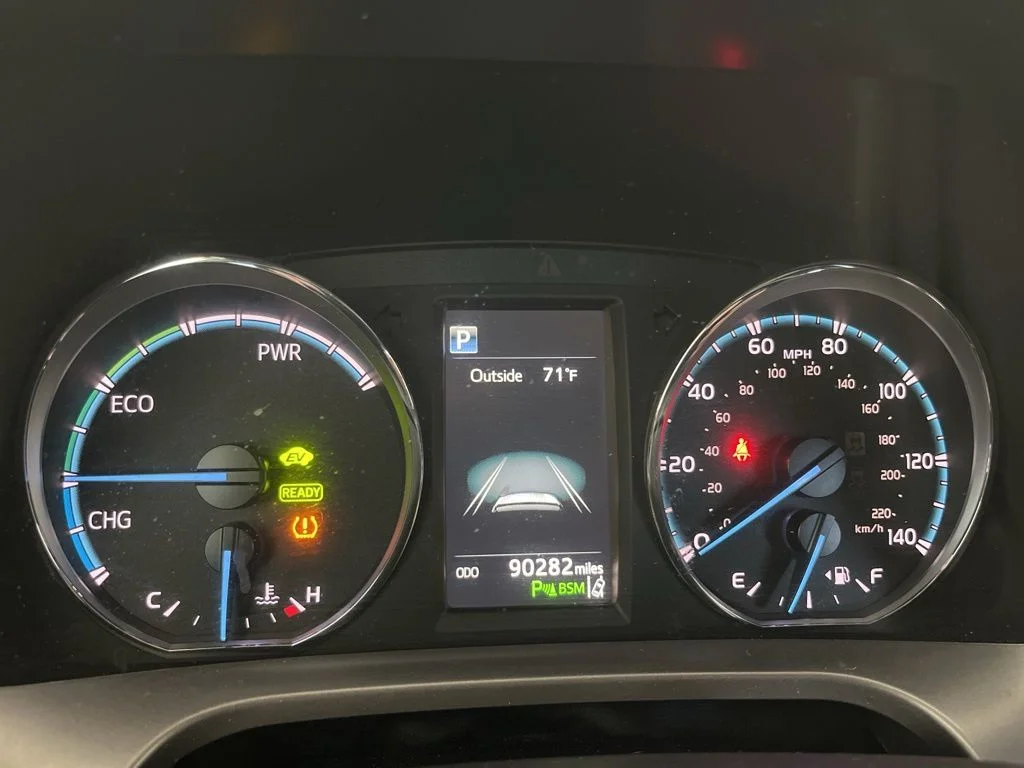 Used 2018 Black Toyota SE image 9
