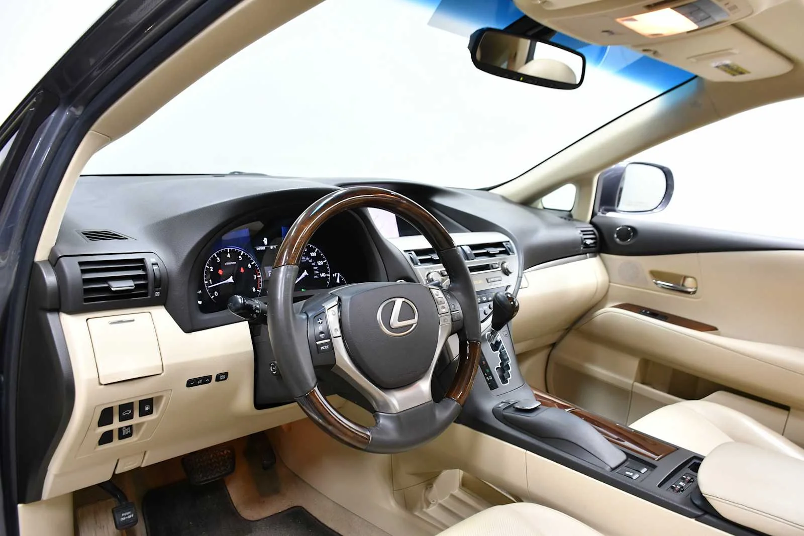 Used 2013 Nebula Gray Pearl Lexus  image 17