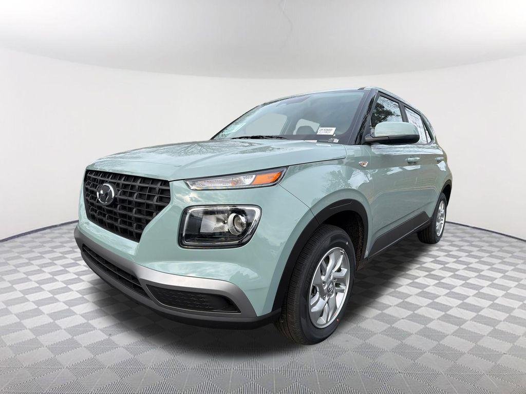 New 2026 Green Hyundai SE image 1