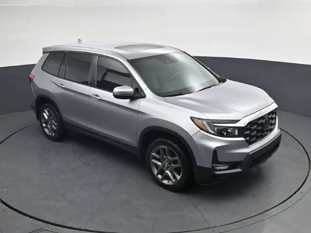 Used 2023 Lunar Silver Metallic Honda EX-L image 21