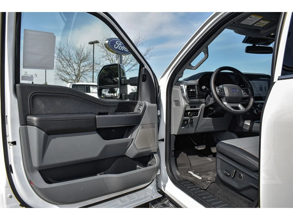 2025 Ford F-150 Lariat - Photo 12