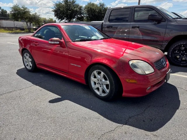 Used 2001  Mercedes-Benz SLK 230 image 2