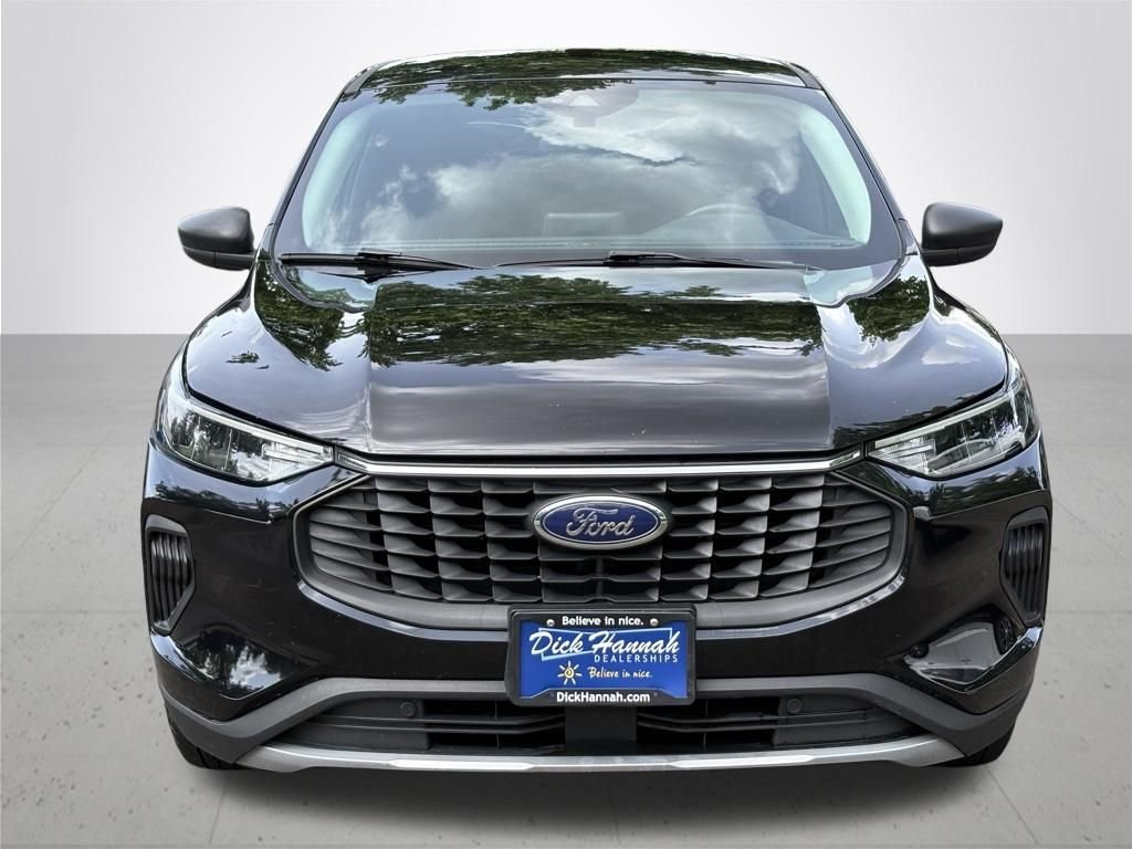 Used 2024 Black Metallic Ford Active image 3