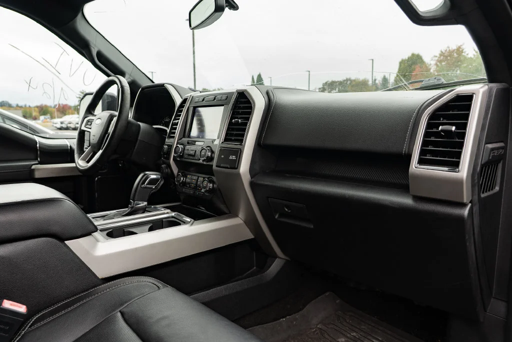 Used 2020 Black Metallic Ford Lariat image 32