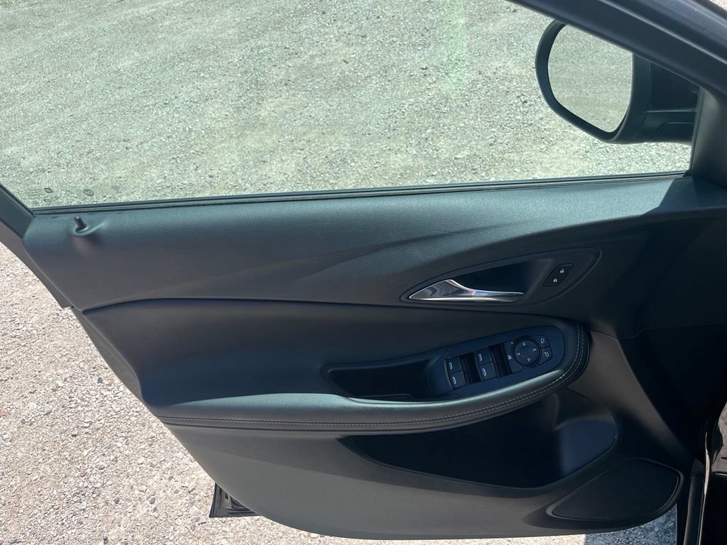 Used 2023 Ebony Twilight Metallic Buick Select image 15
