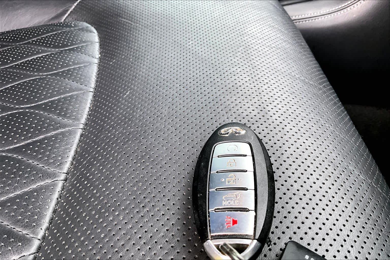Used 2018 Graphite Shadow INFINITI  image 15