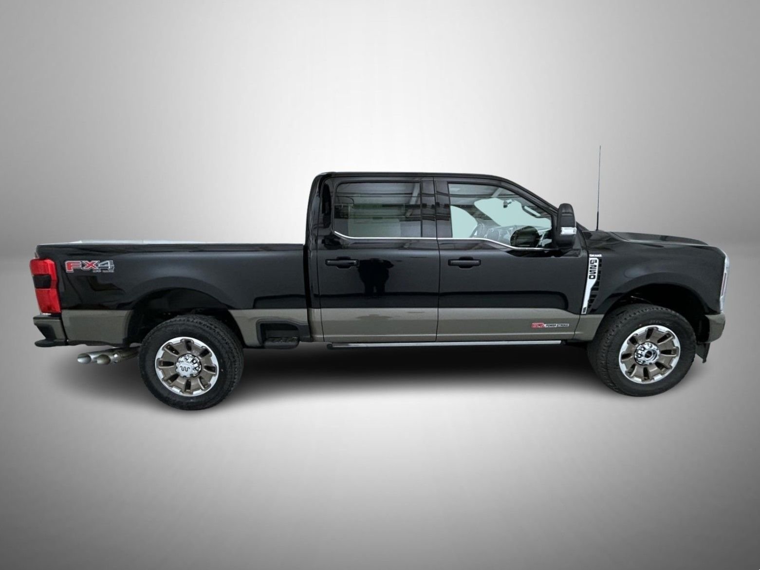 New 2026 Agate Black Metallic Ford King Ranch image 4